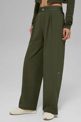 ALO yoga -Suit Up Trouser (Regular) - Green olive