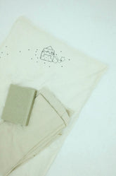 “fa’ani gareeb” prayer mat & thoub by Ato