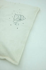 “fa’ani gareeb” prayer mat & thoub by Ato