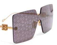 Loewe - logo oversized