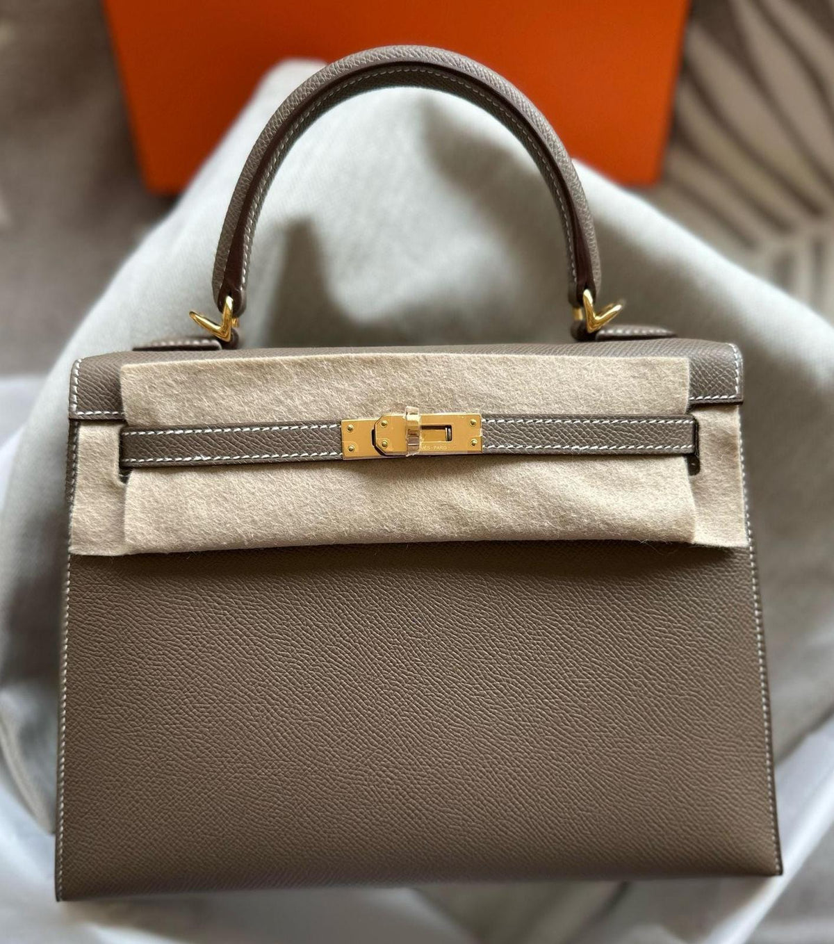 Hermes - 
Kelly 25 
Etoupe ghw
Epsom leather
