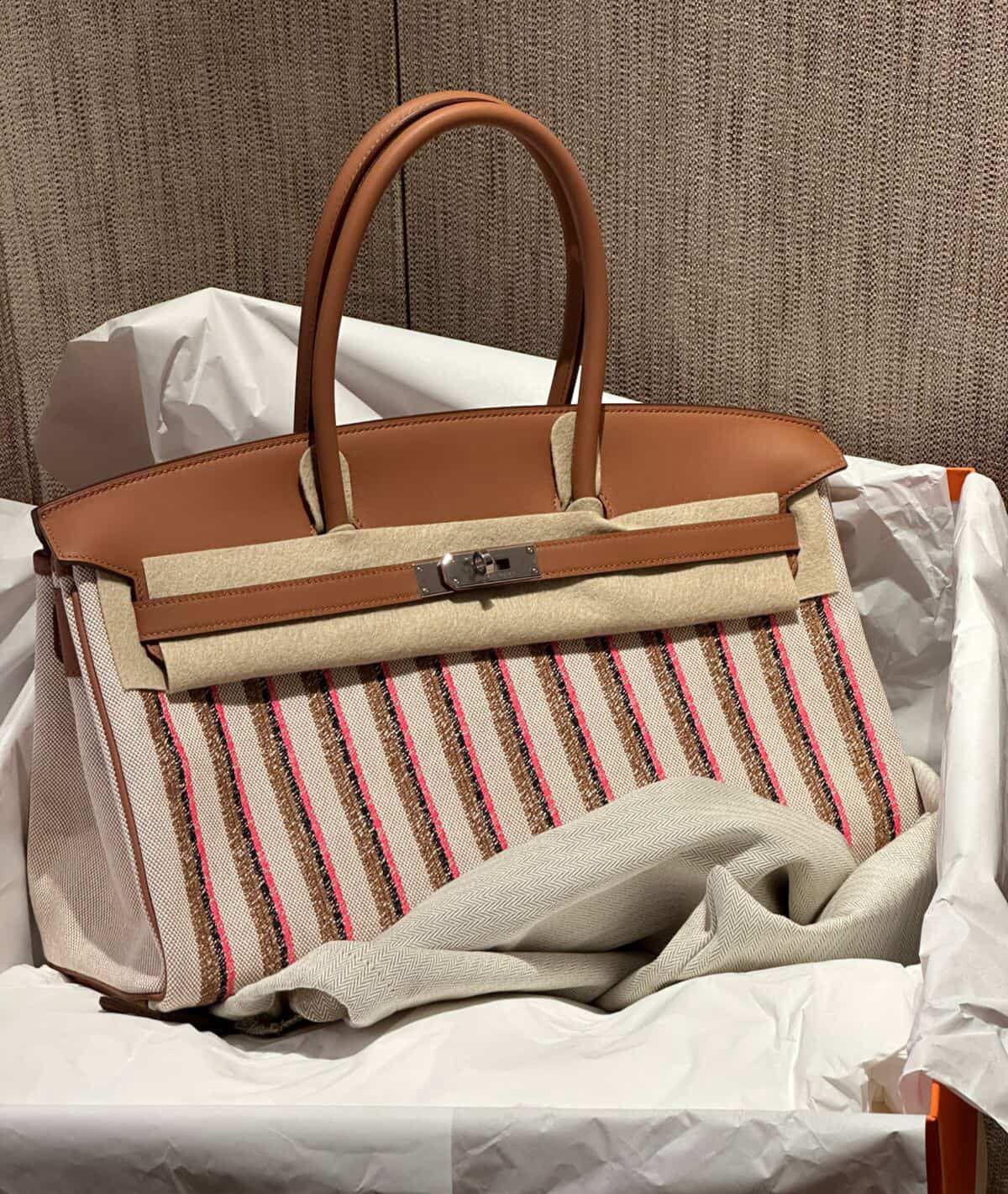 Hermes - BIRKIN SHOULDER LIGHT 39 BRODERIF
TOILE