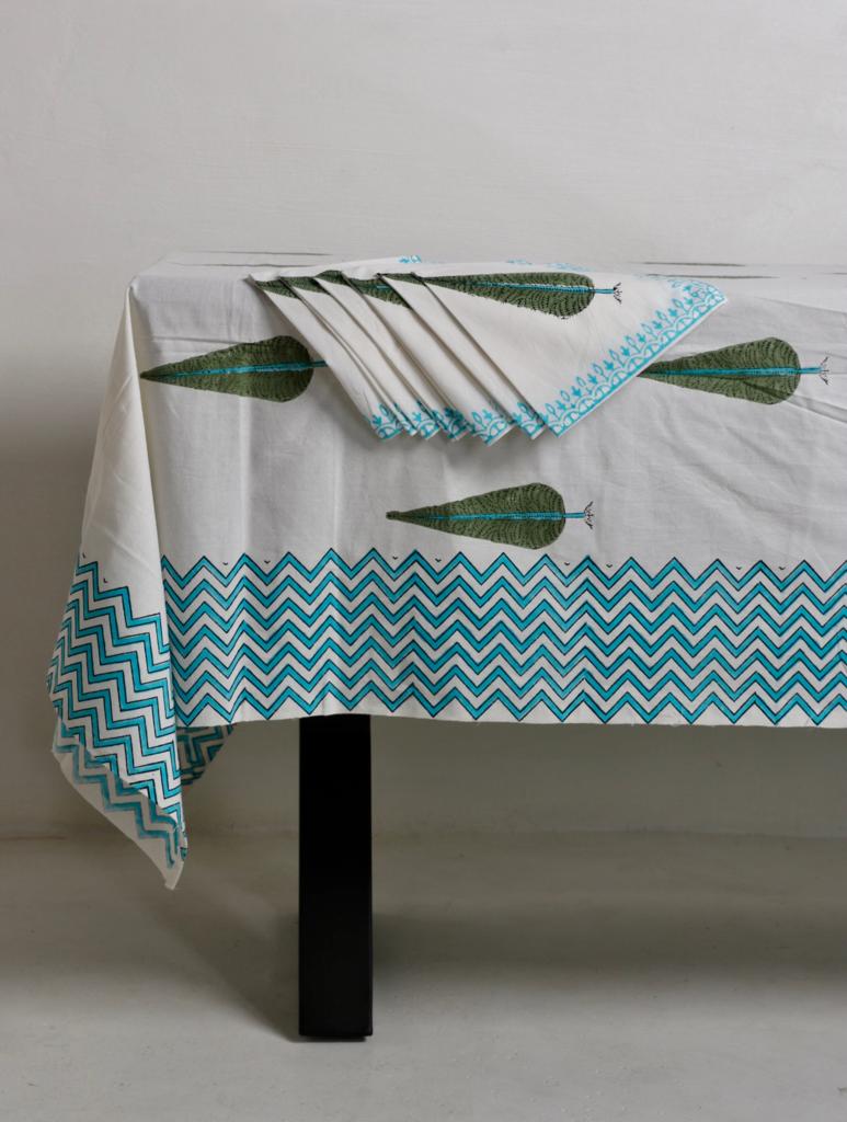 Sosta - table clothes- 220x 150cm with napkins 41 cm