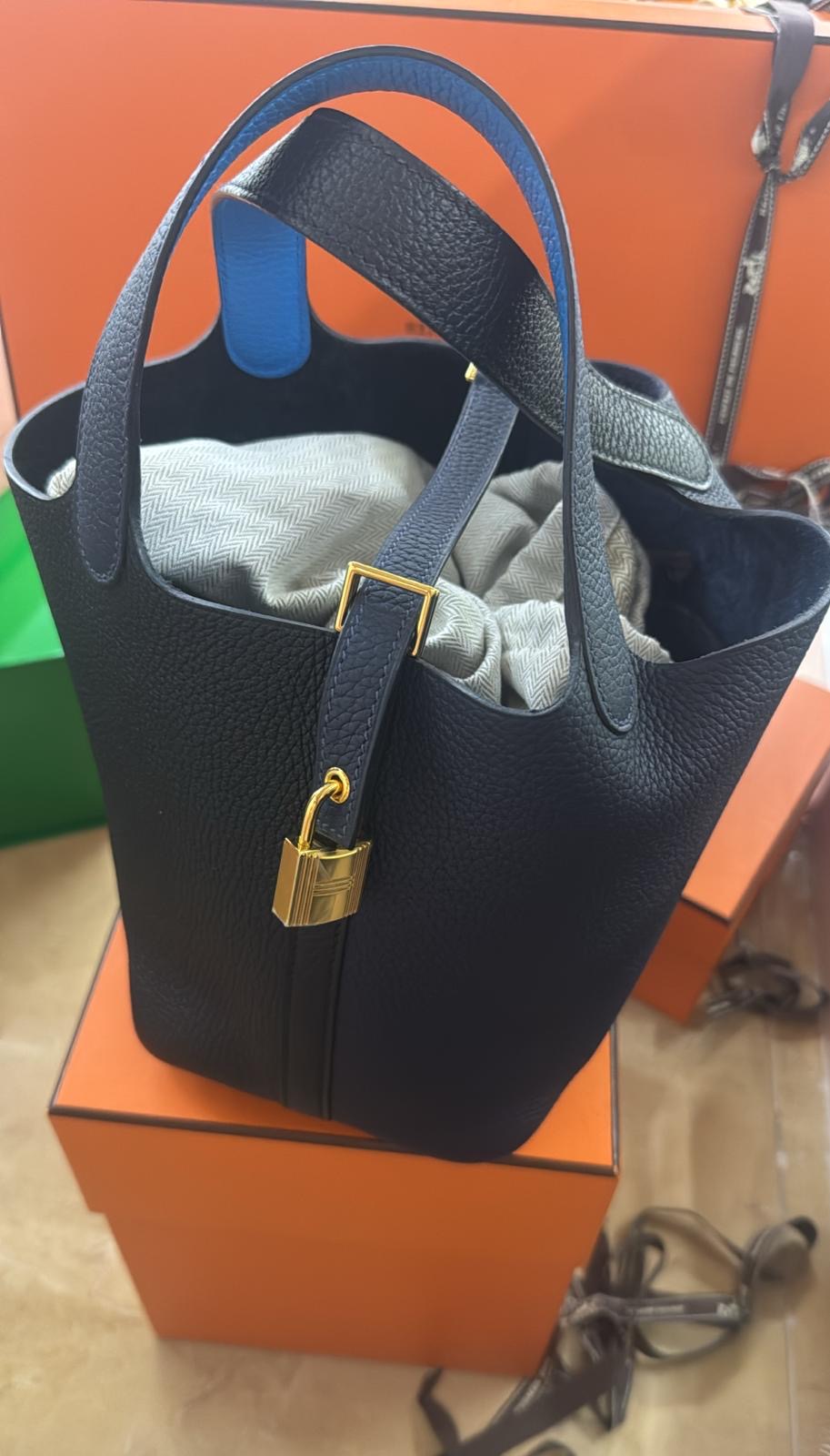 HERMES -PICOTIN 18 LOCK BAG BLEU NUIT, NOIR, BLEU FRIDA