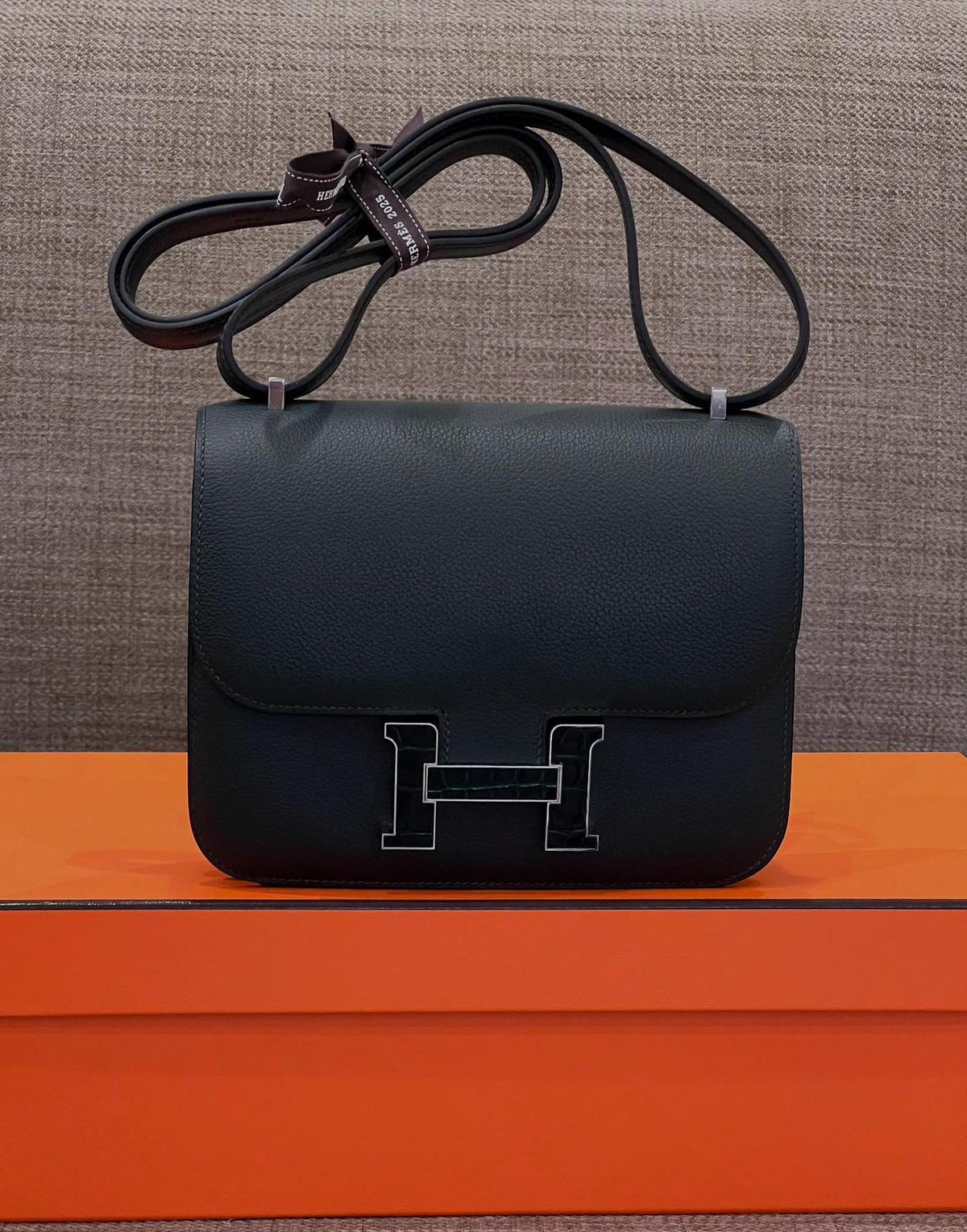 Hermes - constance black alligator