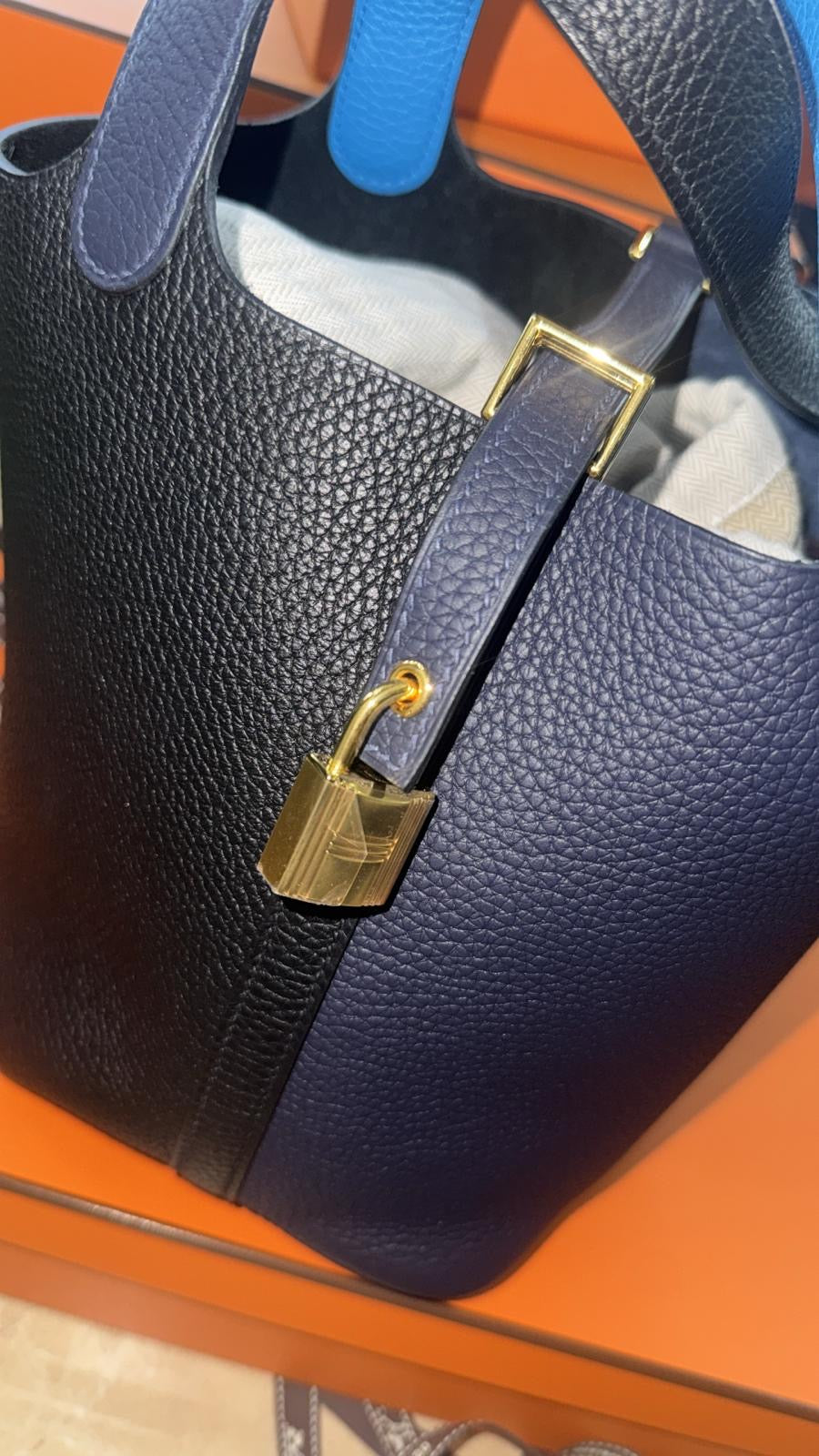 HERMES -PICOTIN 18 LOCK BAG BLEU NUIT, NOIR, BLEU FRIDA