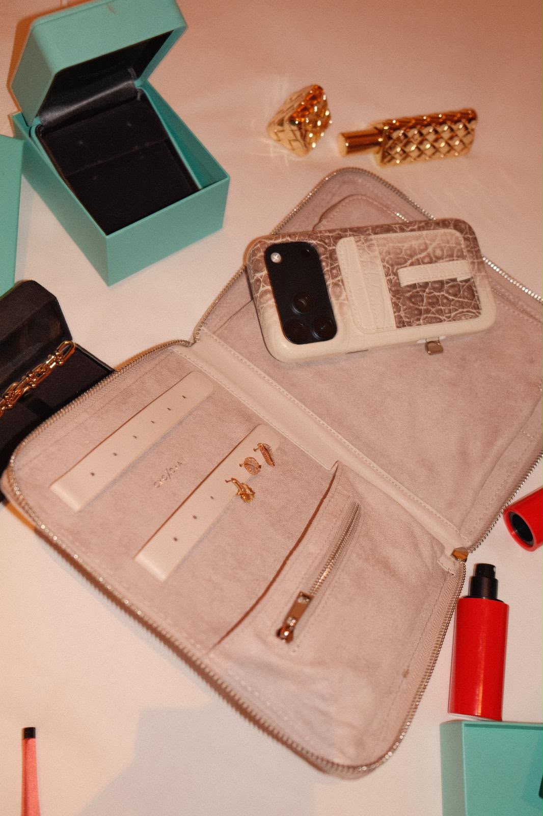 Mash X Chokchaii - jewelry case