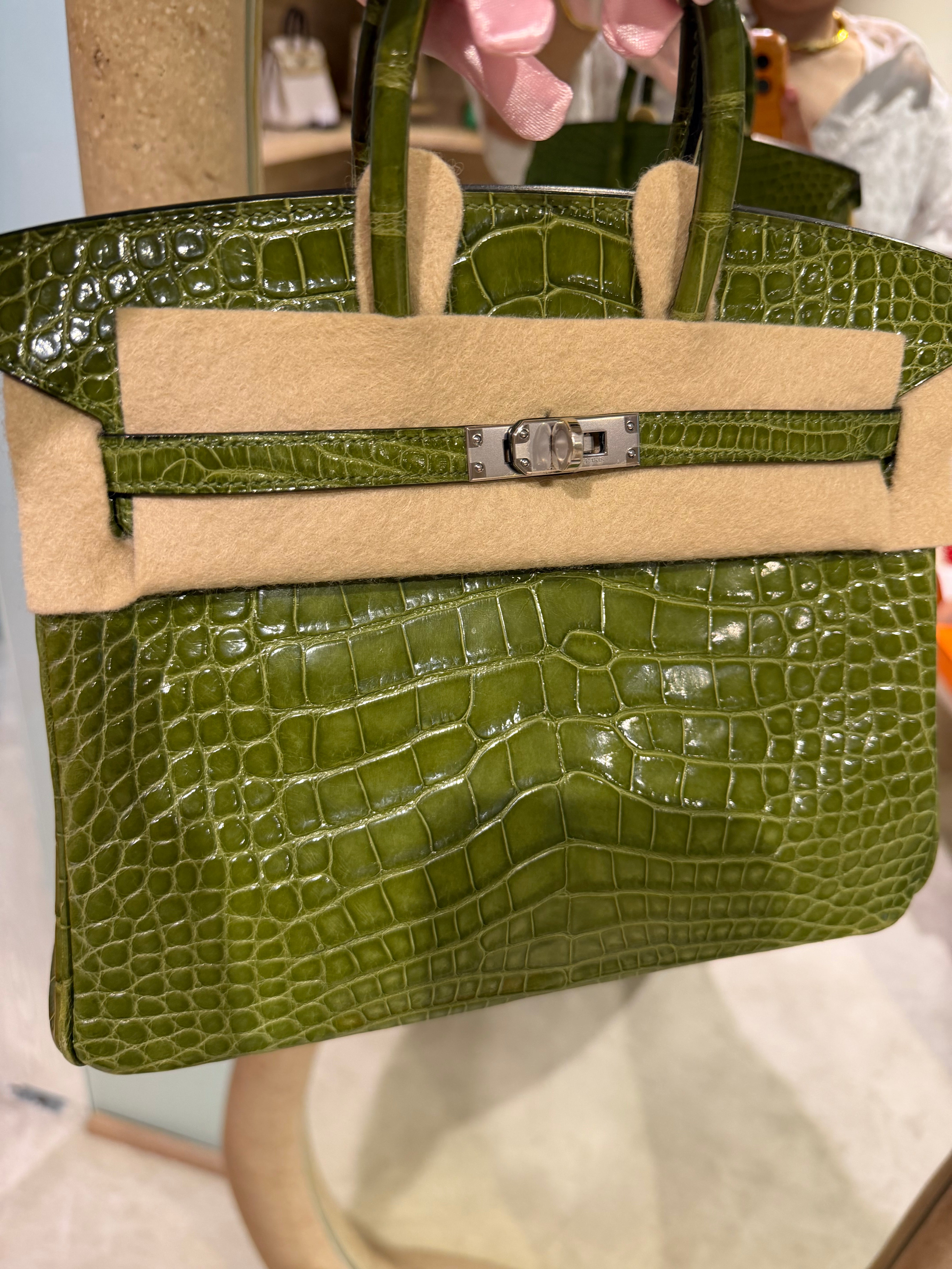 Hermes- Birkin 25  Pelouse Shiny Alligator Phw N