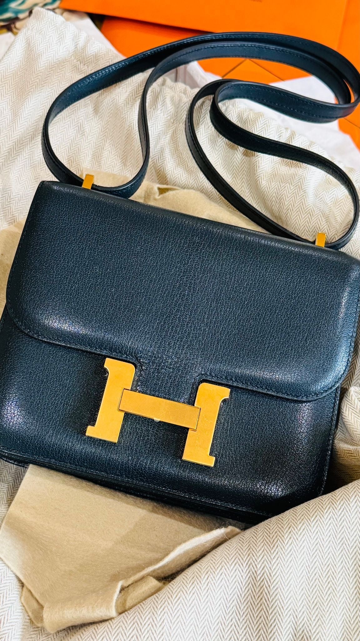 Hermes -  
SAC CONSTANCE III MINI MIROIR CHEVRE CHAMKILA V0 VERT
ROUSSEAU - ready for delivery