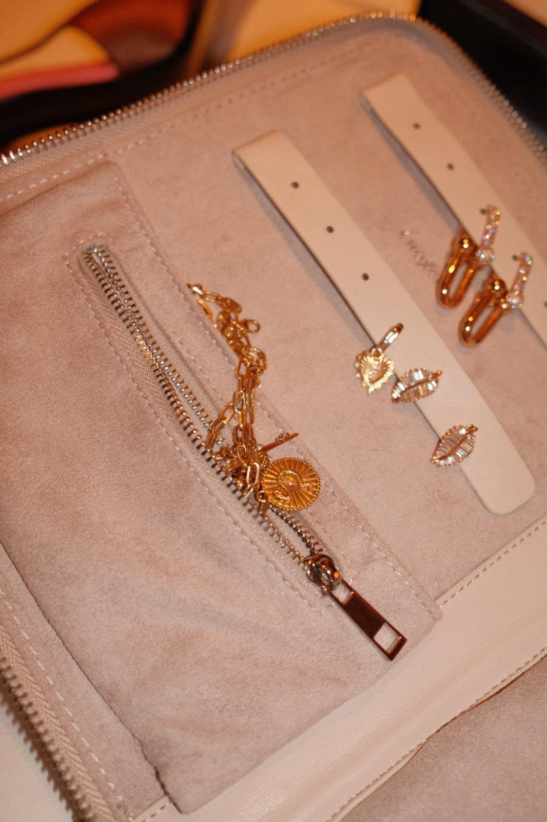Mash X Chokchaii - jewelry case